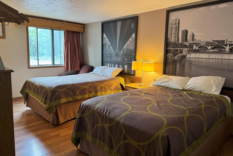 Bedroom 3, Super 8 By Wyndham Chaska, Carver