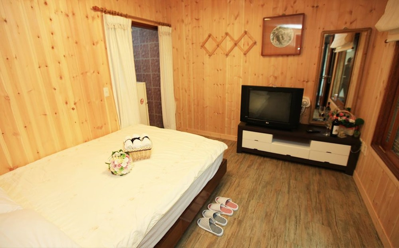 Bedroom 2, Haesung Pension, Seogwipo