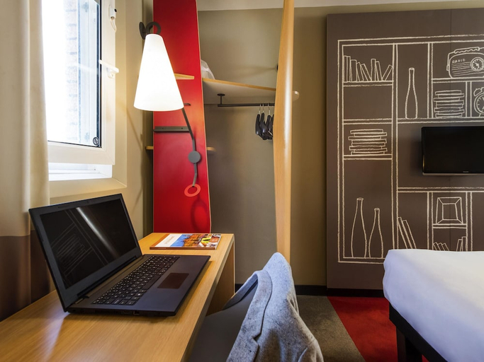 Bedroom 2, ibis Sheffield City, Sheffield