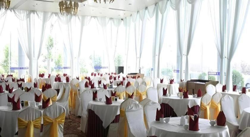 Food & Drinks 4, Zhengzhou Airport Hotel, Zhengzhou