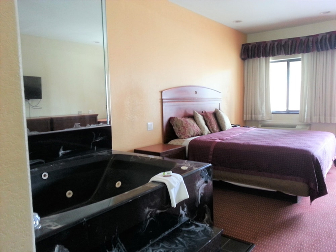 Bedroom 3, Scottish Inn & Suites, Houston