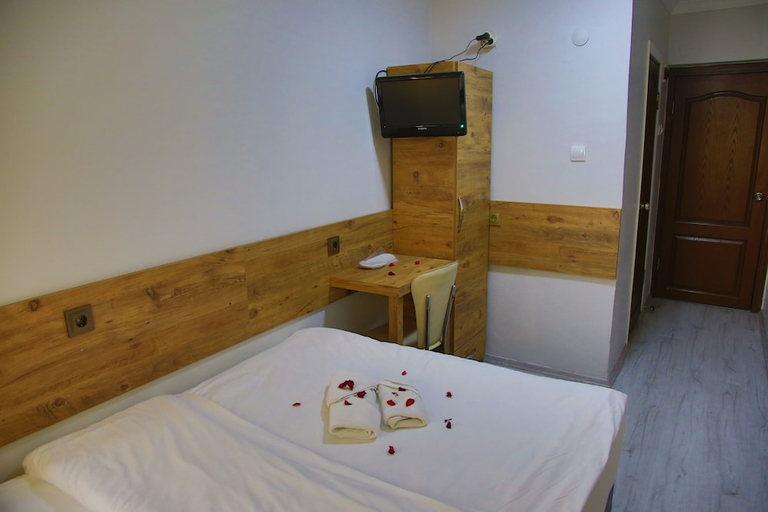 Bedroom 2, Otel Altay, Merkez