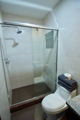Bathroom 2, Pepe's House Cuenca Hotel & Hostel, Cuenca