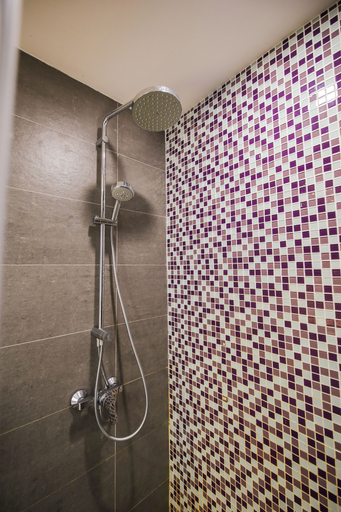 Bathroom 4, Republic Airport Residences, Tân Bình