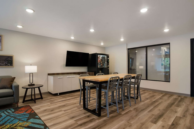 Public Area 2, Woodspring Suites Olympia - Lacey, Thurston