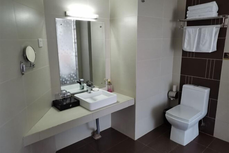 Bathroom 3, Heihe International Hotel, Heihe