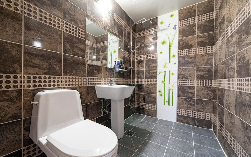 Bathroom 5, Gwangyang CCK, Gwangyang