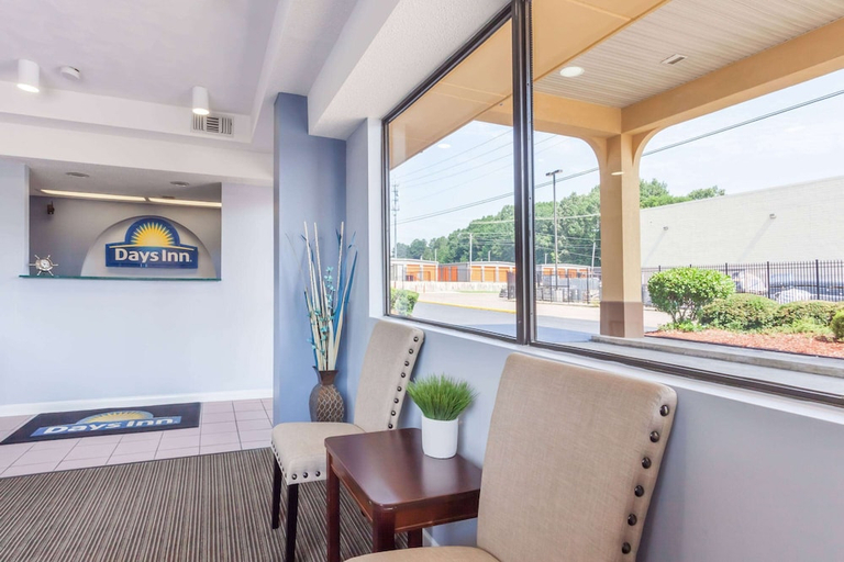 Public Area, Days Inn by Wyndham Clinton, Hinds
