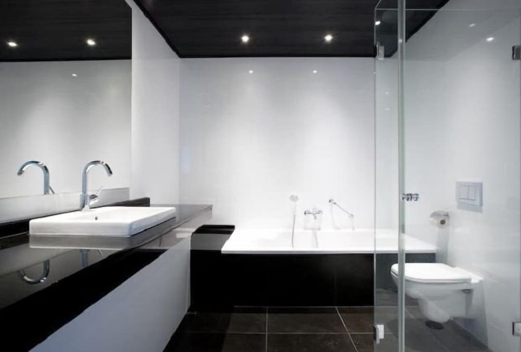 Bathroom 4, Van der Valk Sneek, Sneek