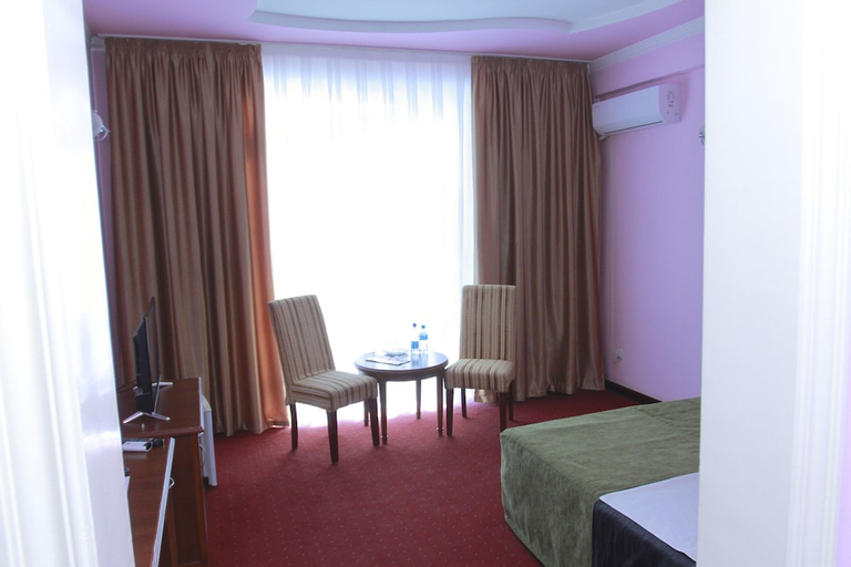 Others 5, Hotel Meridian, Termiz