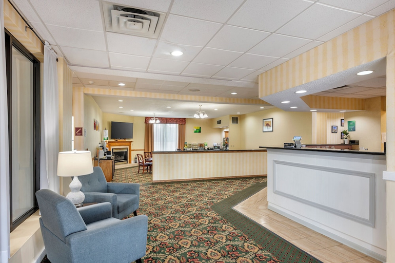 Public Area 3, Quality Inn & Suites Near Amish Country, Rush