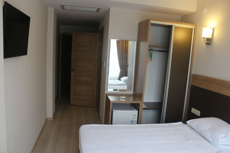 Bedroom 3, Longoz Hotel, Demirköy