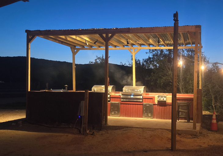 Food & Drinks, Pitmaster RV Park, Uvalde