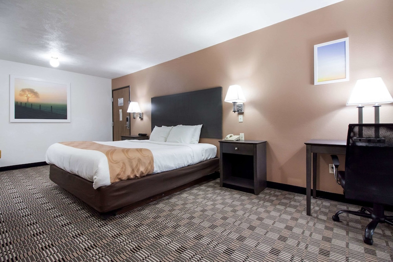 Bedroom 3, Quality Inn & Suites McCook, Red Willow