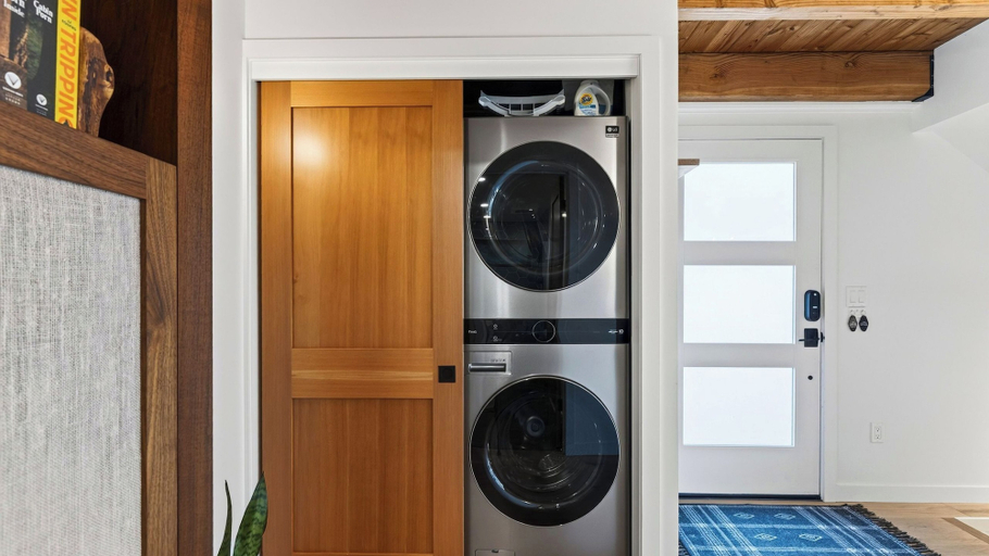 Interior 5, Salt & Spruce by Avantstay Cannon Beach Retreat + Treetop Deck + Walk To Beach + Haystack Rock, Clatsop
