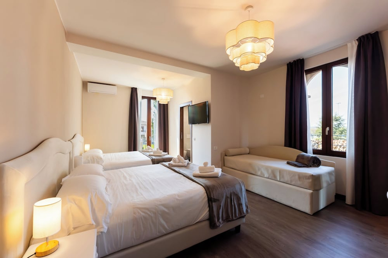 Bedroom 2, Hotel Gardenia, Brescia