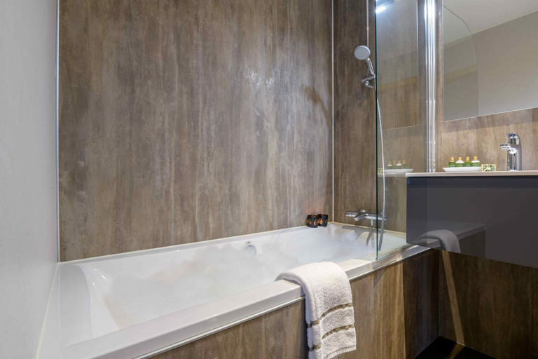 Bathroom 4, Axis Hotel, Vlaams Brabant