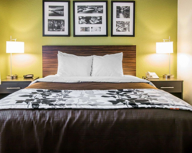 Bedroom 3, Sleep Inn Midland - Bay City West, Midland