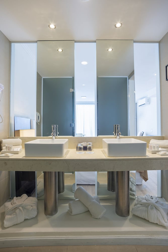 Bathroom 5, After Hotel, Montevideo
