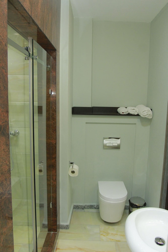 Bathroom 3, Hotel Meridian, Termiz