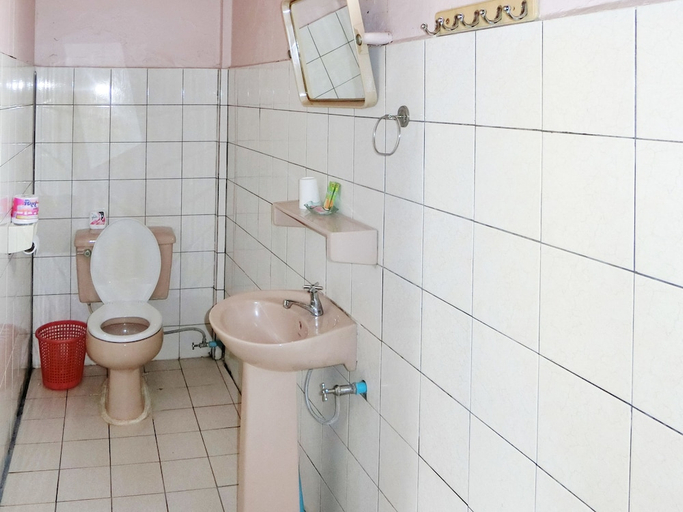 Bathroom 4, Villa Sisavad, Vientiane