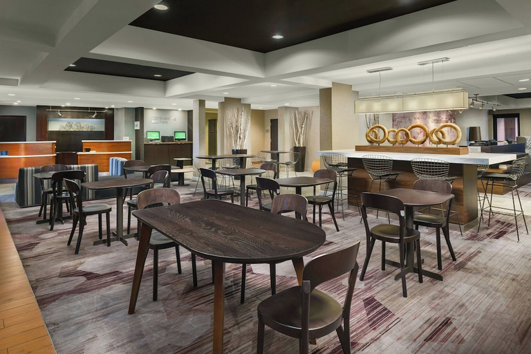 Food & Drinks 5, Courtyard by Marriott Chicago Bloomingdale, Dupage