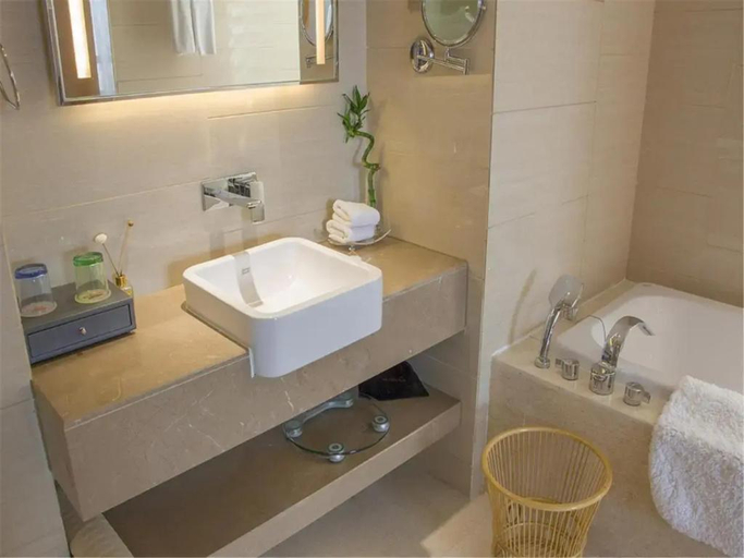 Bathroom 5, Ramada by Wyndham Enping, Jiangmen