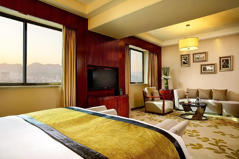 Bedroom 3, Enlux Hotel (Daming Lake Quan City Plaza), Jinan