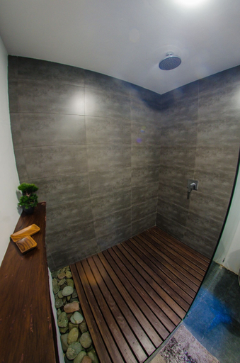 Bathroom 4, PALAKA RESORT, General Luna