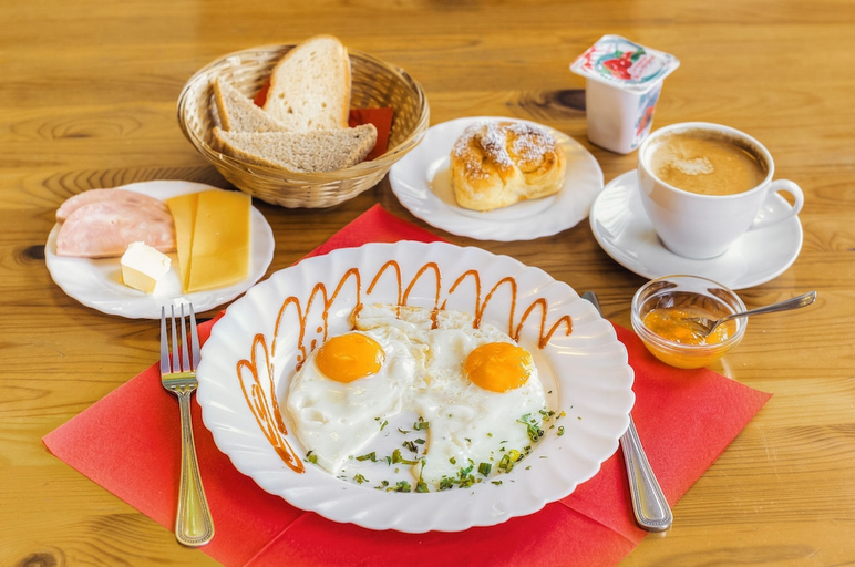 Food & Drinks 5, Hotel Zolotoy Yakor, Svetlogorsk