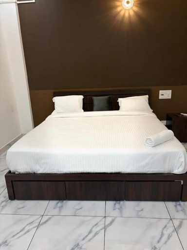 Room 5, Zeekka Tourist Home, Wayanad