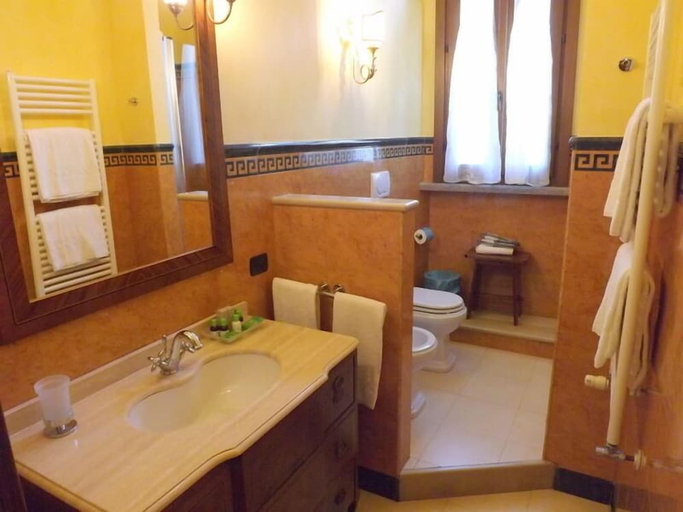 Bathroom 5, Il Postiglione Antica Posta dei Chigi, Roma