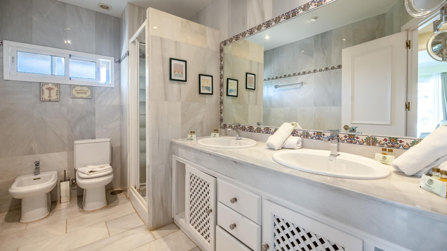 Bathroom 4, Penthouse Boutique Suite Marbella, Málaga