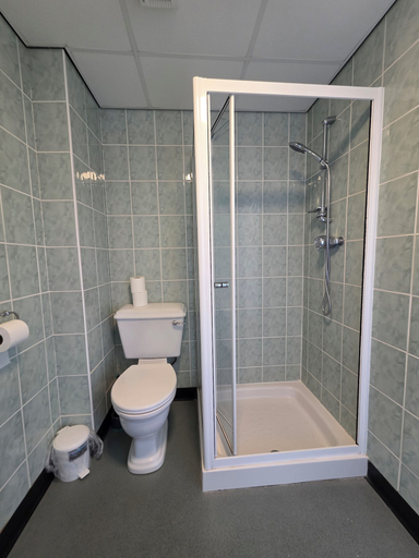 Bathroom 4, Blackpool Seaview Hotel, Lancashire
