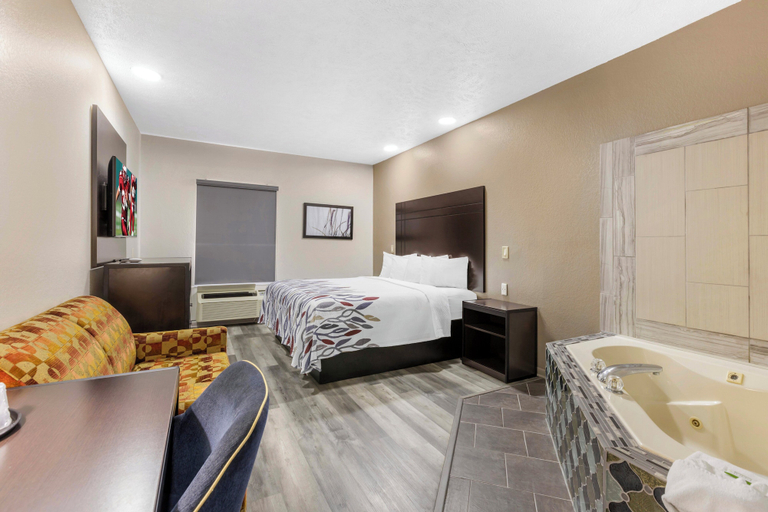 Bedroom 4, Red Roof Inn & Suites Clinton, MS, Hinds
