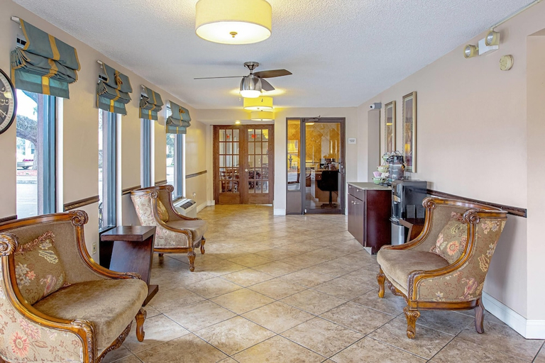Public Area 3, Quality Inn & Suites Live Oak I-10 Exit 283, Suwannee