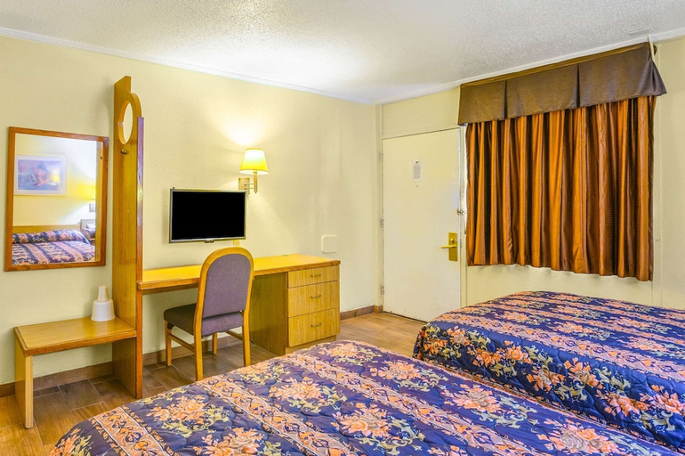 Bedroom 3, Rodeway Inn Metairie - New Orleans West, Jefferson
