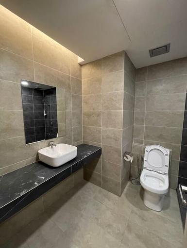 Bathroom, Aru Suites Kota Kinabalu, Kota Kinabalu