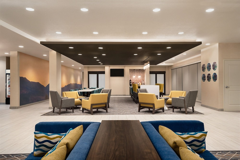 Public Area, La Quinta Inn & Suites by Wyndham Clovis CA, Fresno