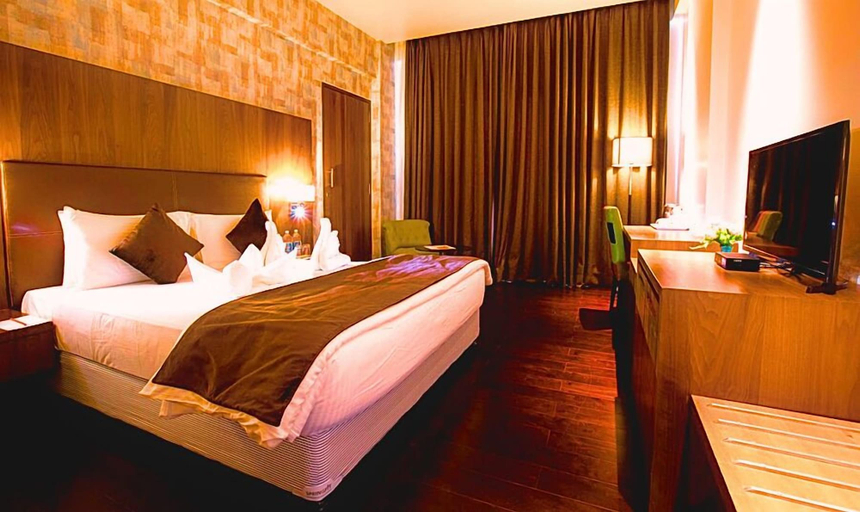 Room 5, 6 ONYX, Pune