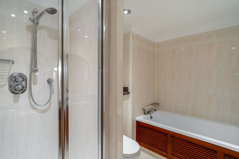 Bathroom 5, Grand Hotel Sunderland, South Tyneside