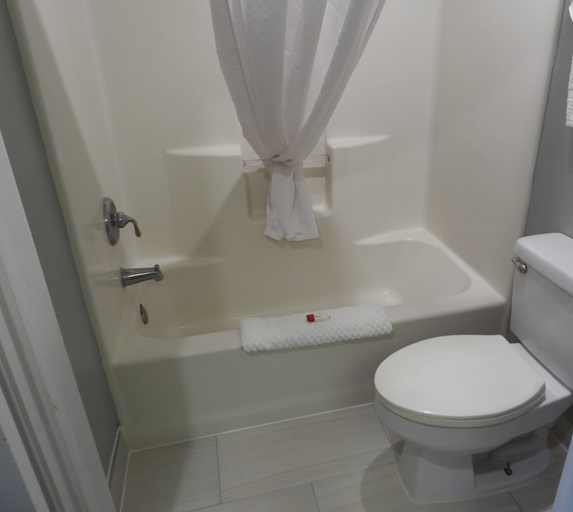 Bathroom 4, Comfort Inn Lafayette North I-10, Lafayette