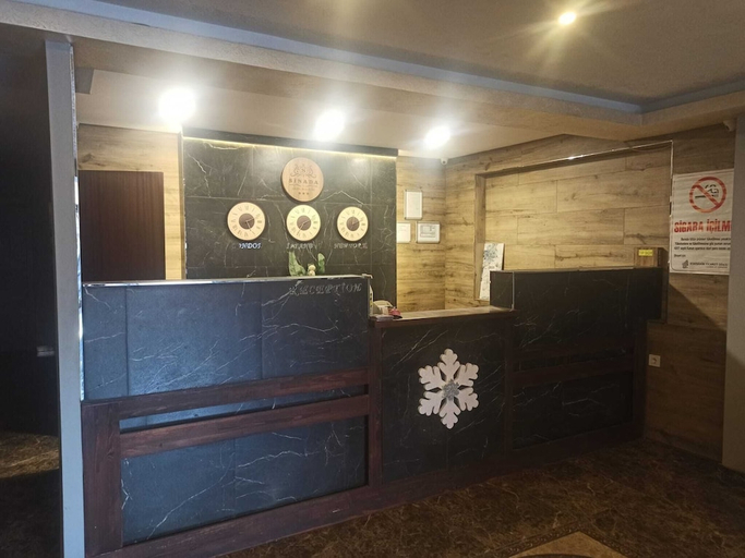 Others 4, Sinada Otel, Merkez