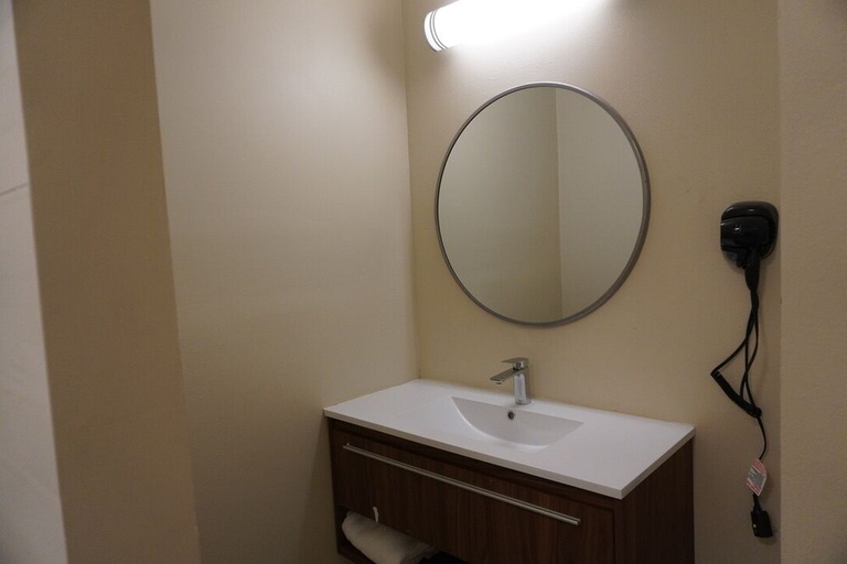 Bathroom 3, Rose Garden Inn, Santa Barbara