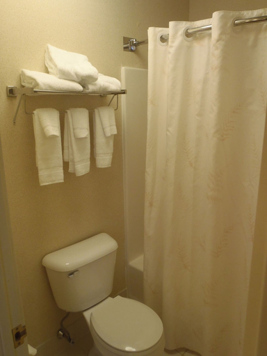 Bathroom 5, Comfort Inn & Suites Dayville - Killingly Industrial Park, Windham
