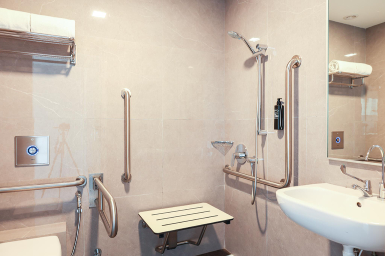 Bathroom 5, ibis budget Singapore Olive, Singapore