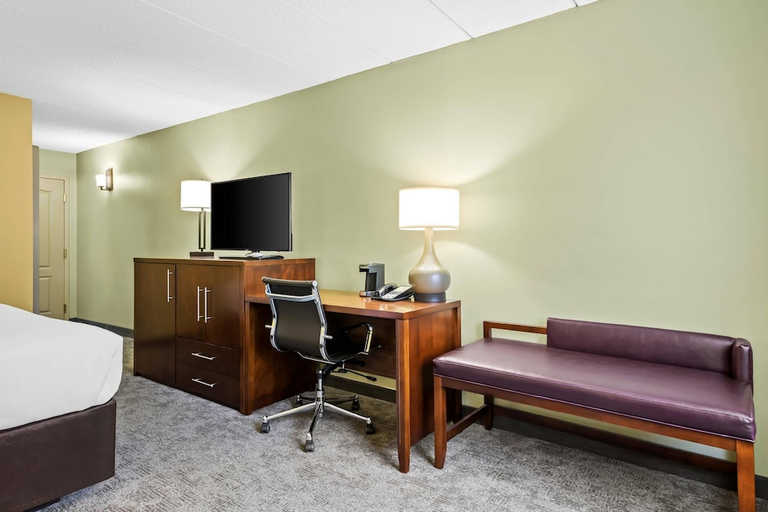 Bedroom 3, Comfort Inn Plymouth-Minneapolis, Hennepin