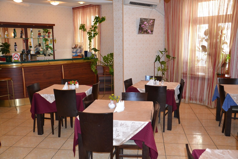 Food & Drinks 4, Bulak Hotel, Vysokogorskiy rayon