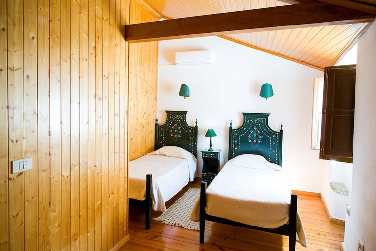 Bedroom 3, Casas de Romaria de Brotas, Mora