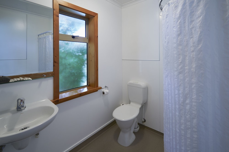 Bathroom 3, Aoraki Mount Cook Alpine Lodge, Mackenzie